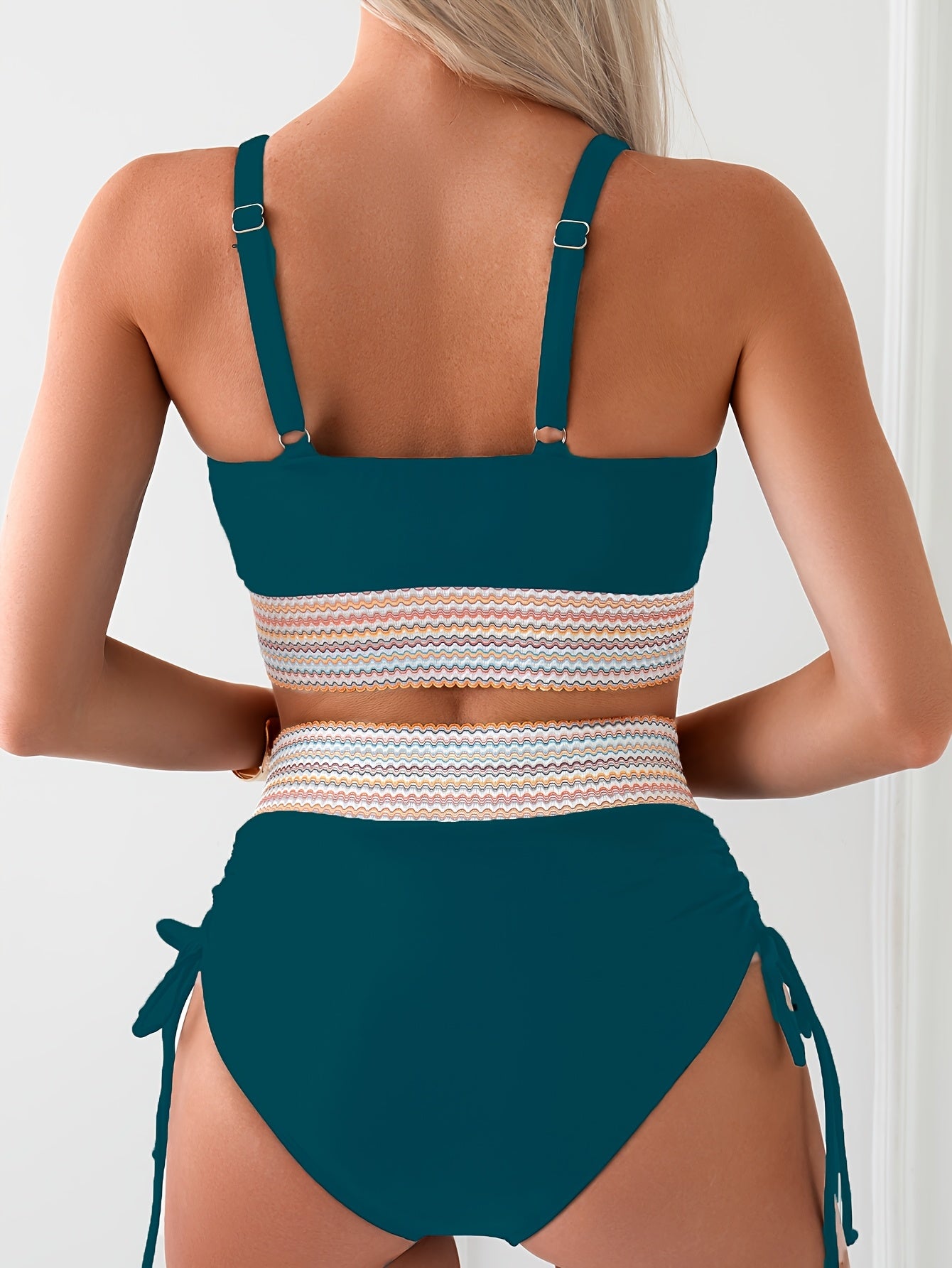 Bikini V-Neck String taille haute avec lien latéral