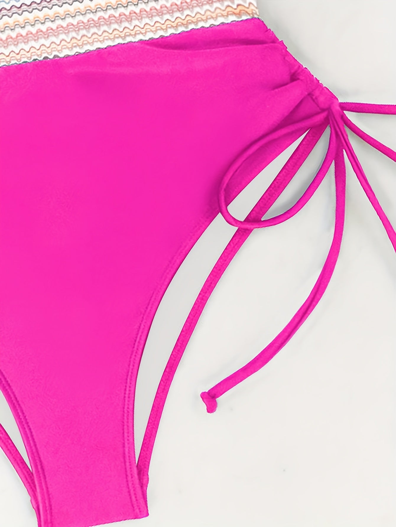 Bikini V-Neck String taille haute avec lien latéral