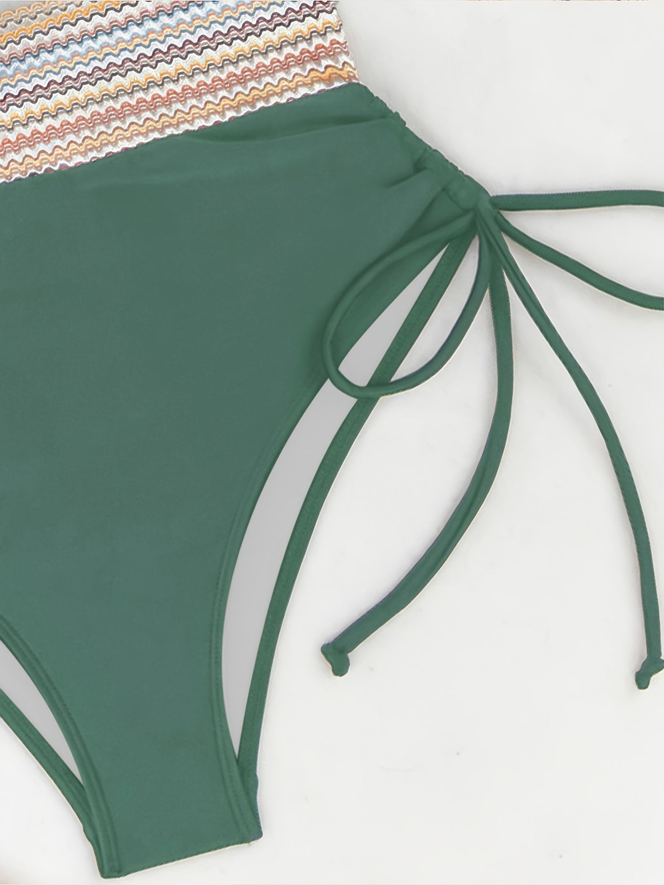 Bikini V-Neck String taille haute avec lien latéral