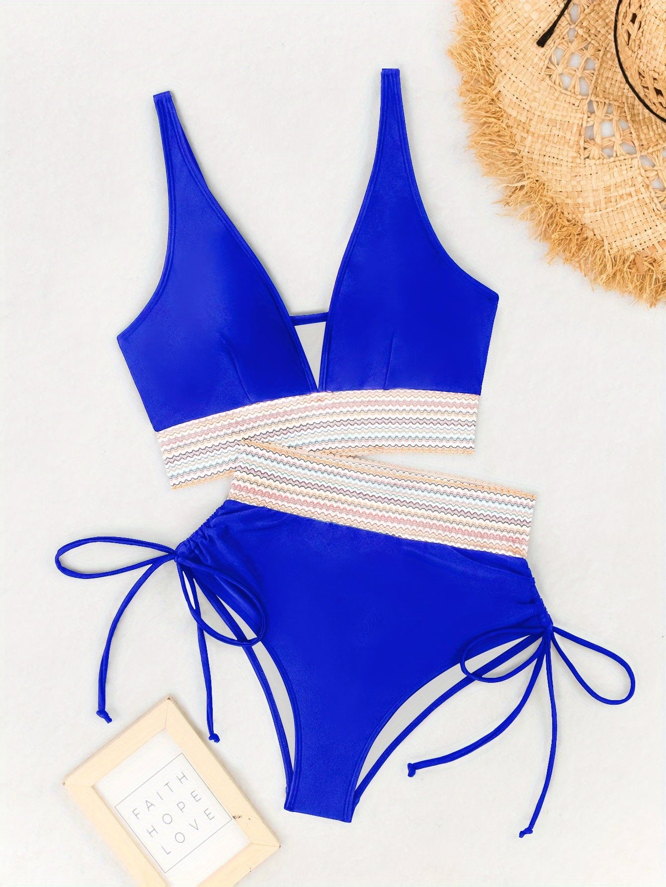 Bikini V-Neck String taille haute avec lien latéral