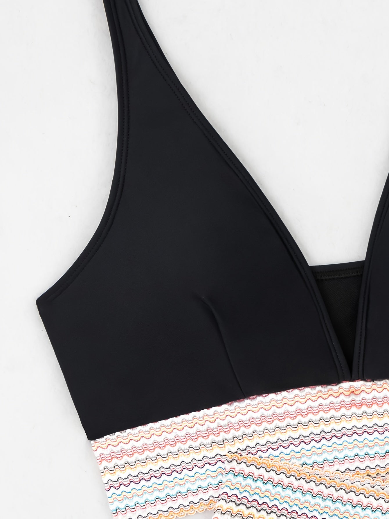 Bikini V-Neck String taille haute avec lien latéral