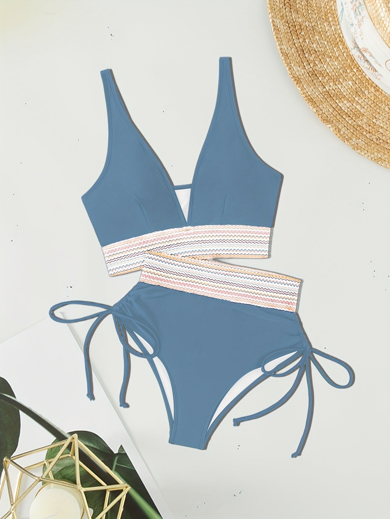 Bikini V-Neck String taille haute avec lien latéral