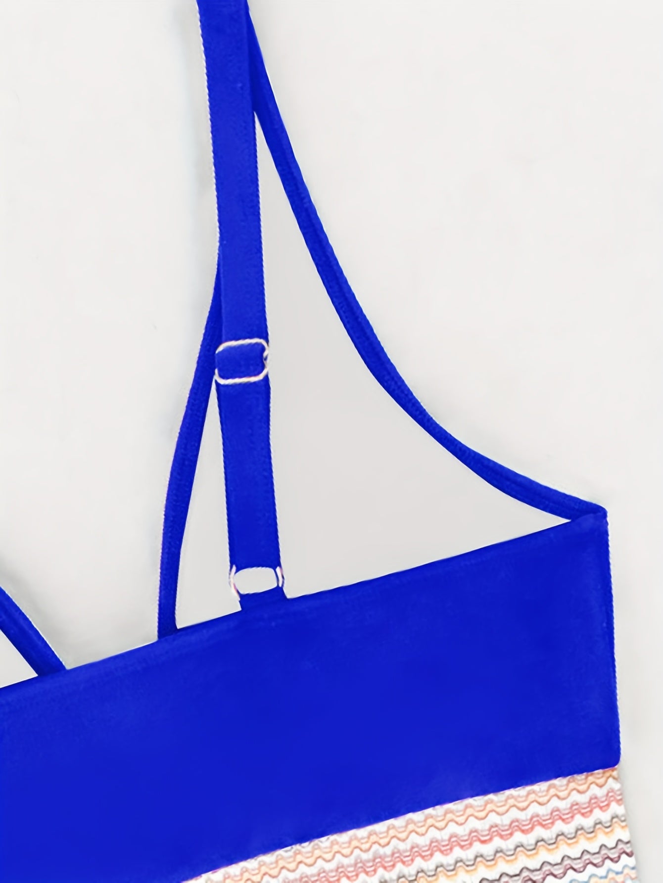 Bikini V-Neck String taille haute avec lien latéral