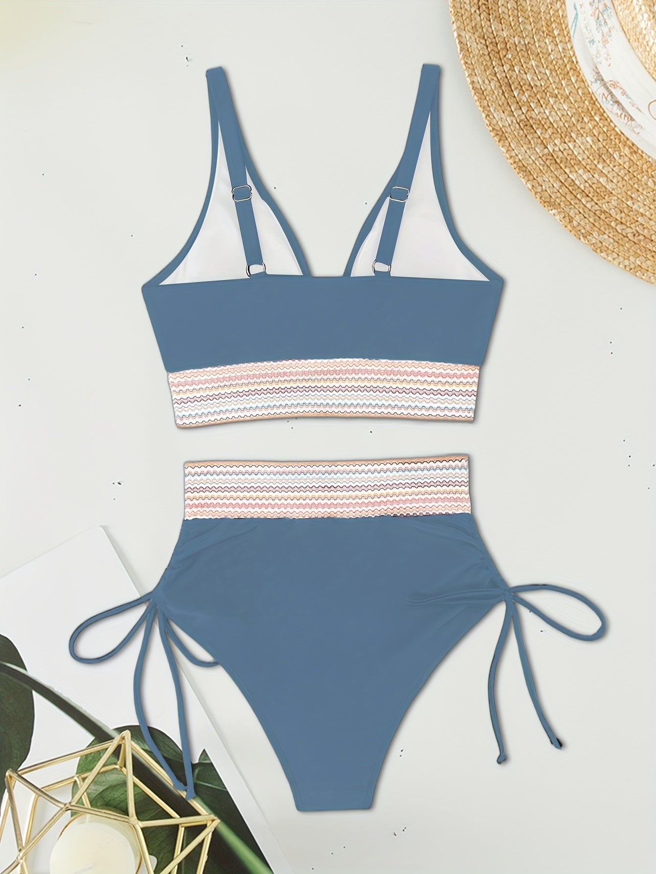 Bikini V-Neck String taille haute avec lien latéral