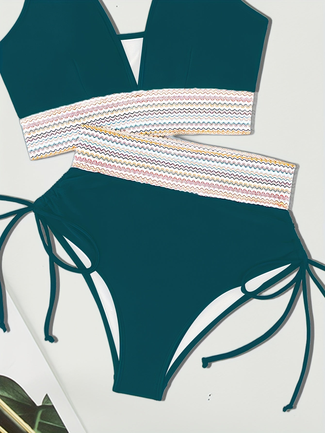 Bikini V-Neck String taille haute avec lien latéral